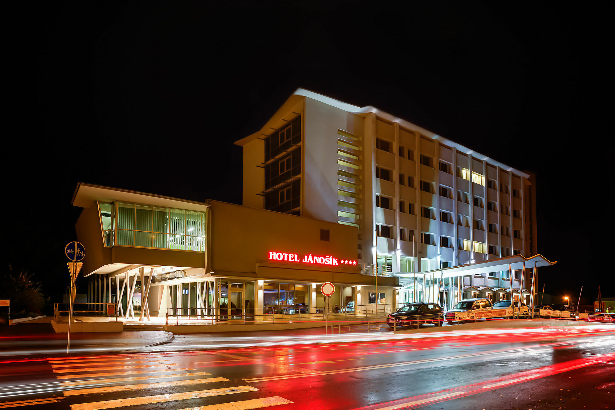 Hotel Janosik Liptovsky Mikulas Exterior photo